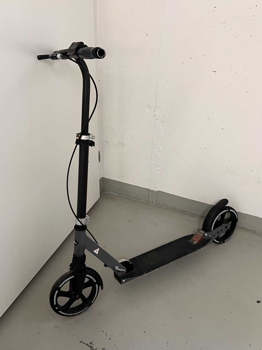 Kickboard: Klappbares Trotti grau mit Bremse – Usato da Winterthur venduto da ChicMarkt 6