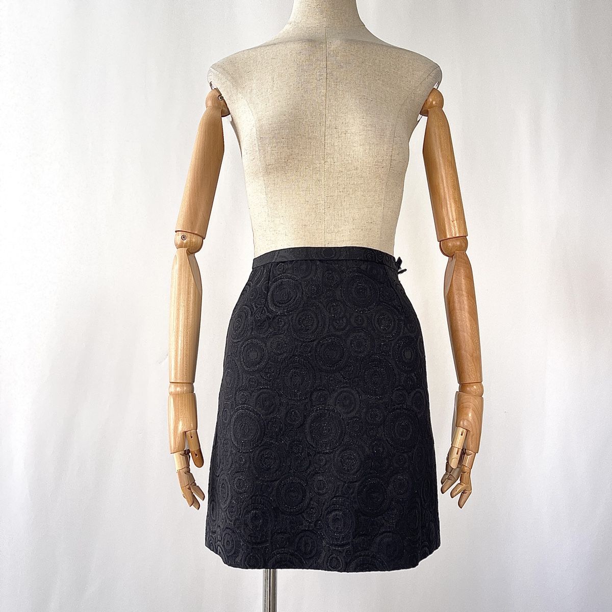Versace Gonne: VERSACE Mini Skirt – Nuovo (secondo la descrizione) da Emmen venduto da Avviivva_Com2023