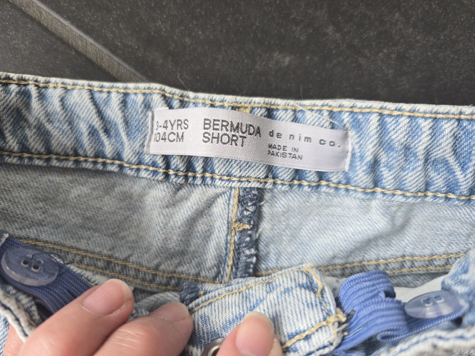 Hosen: Coole Jeans Shorts, Gr. 104 – Gebraucht aus Unterentfelden von Panda-87 2