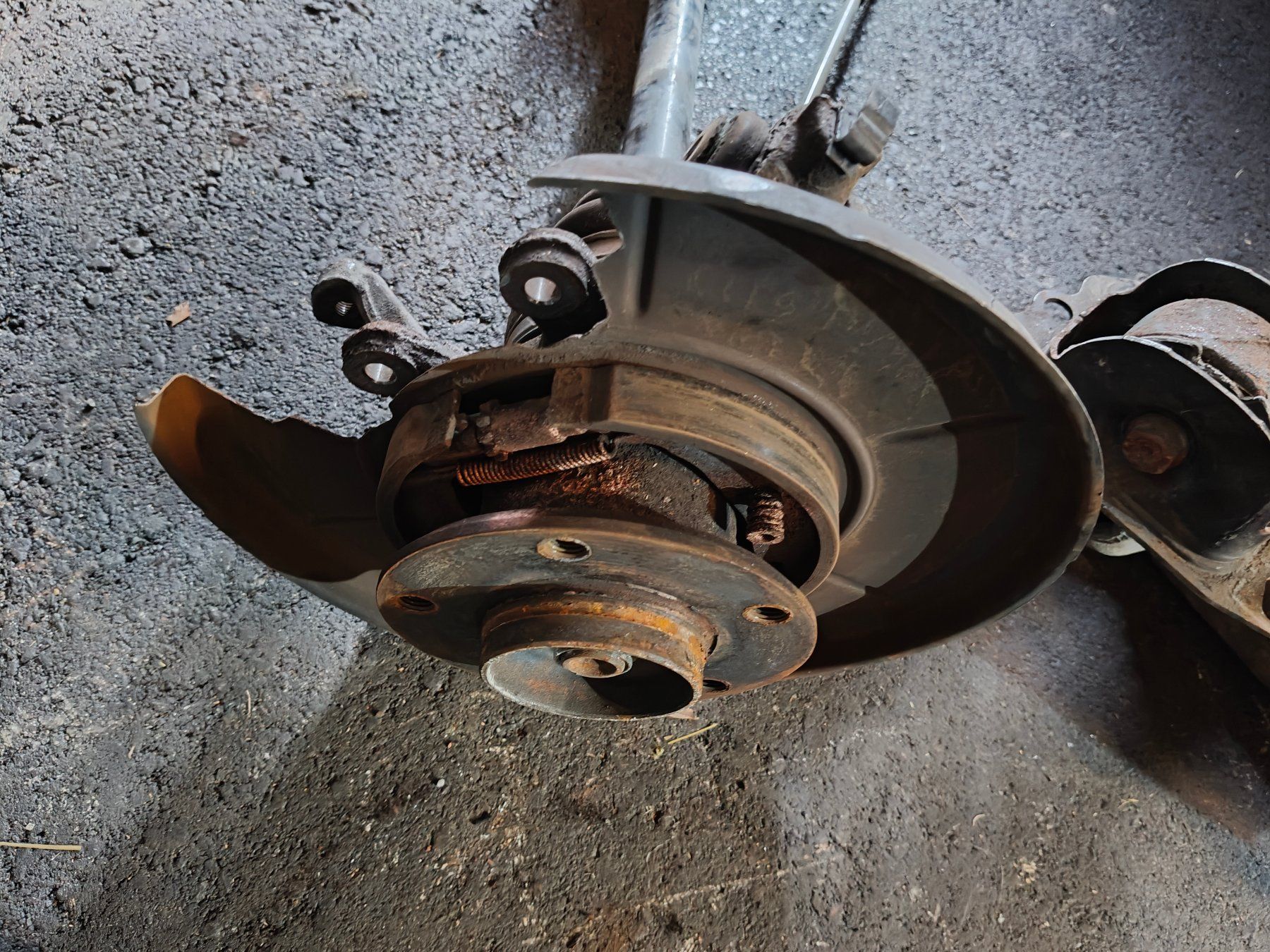 BMW Tutti pezzi di ricambio auto: BMW E46 Coupe Hintere Längslenker – Usato da Visp venduto da fab_db5g 2