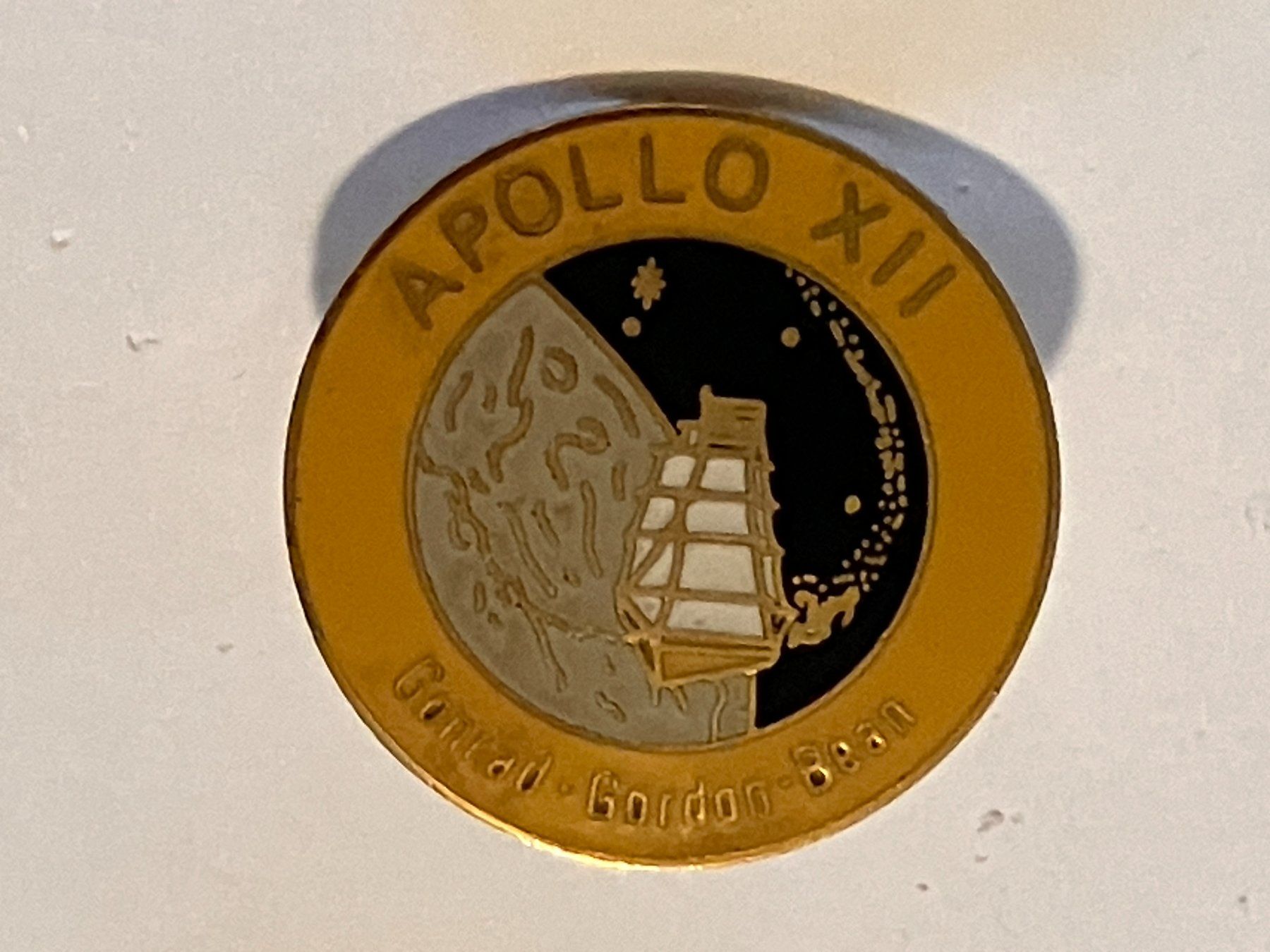 Placchette & Badge: 1 Pin Apollo XII  – Usato da Basel venduto da djwwpp