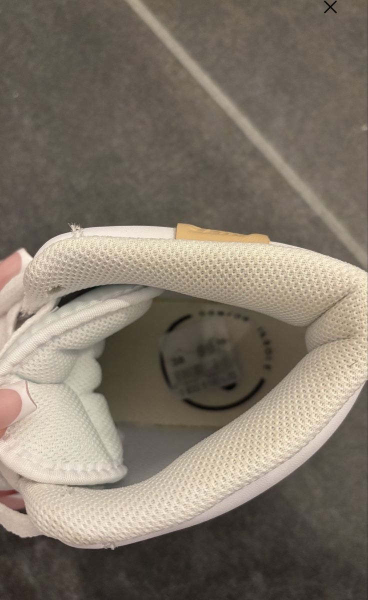 Nike Scarpe da donna: WEISSE NIKE SNEAKER – Nuovo (secondo la descrizione) da Heimberg venduto da nic_2t92 2