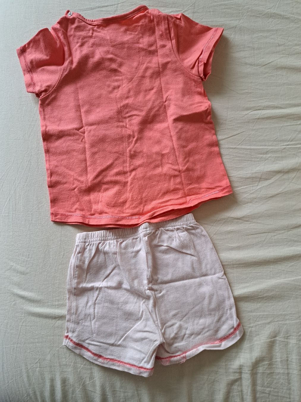 Calida Pigiama & Simili: Calida kurzer Pyjama Gr. 80 Sommer Erdbeere – Usato da Bergdietikon venduto da Staphylococcus 1
