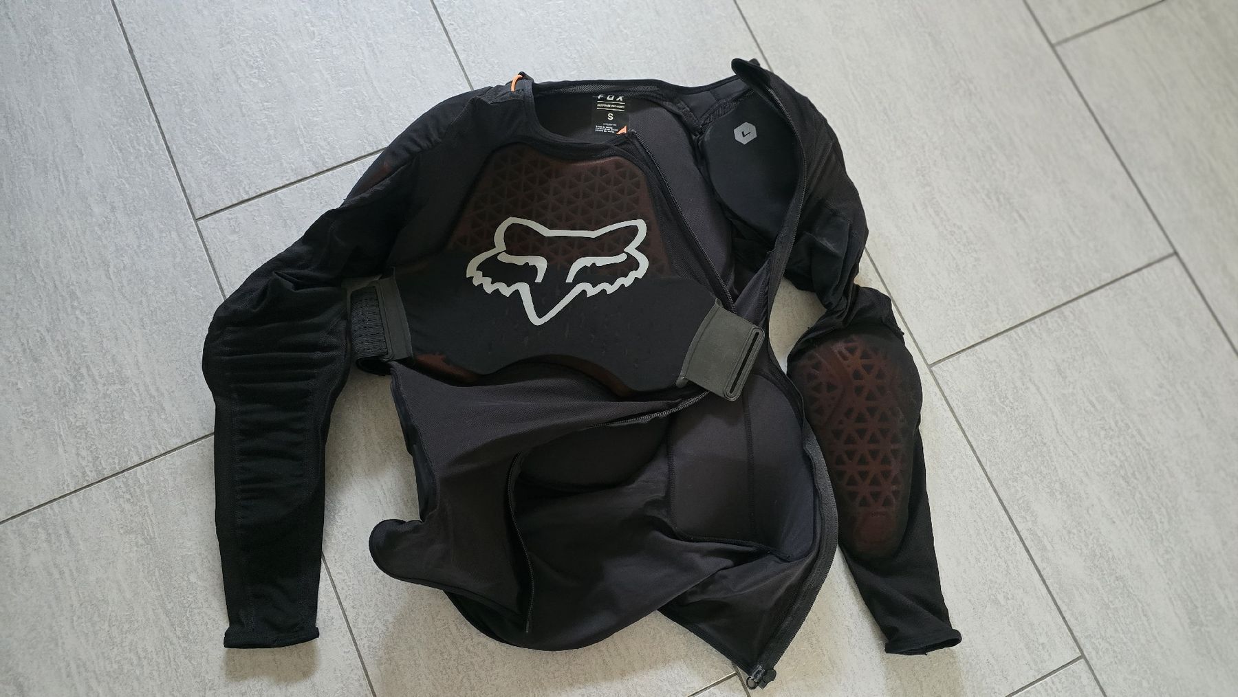 Fox Giacche: Fox Baseframe Pro D3O Panzerjacke – Größe S – Usato da Untersiggenthal venduto da JayRoguehand
