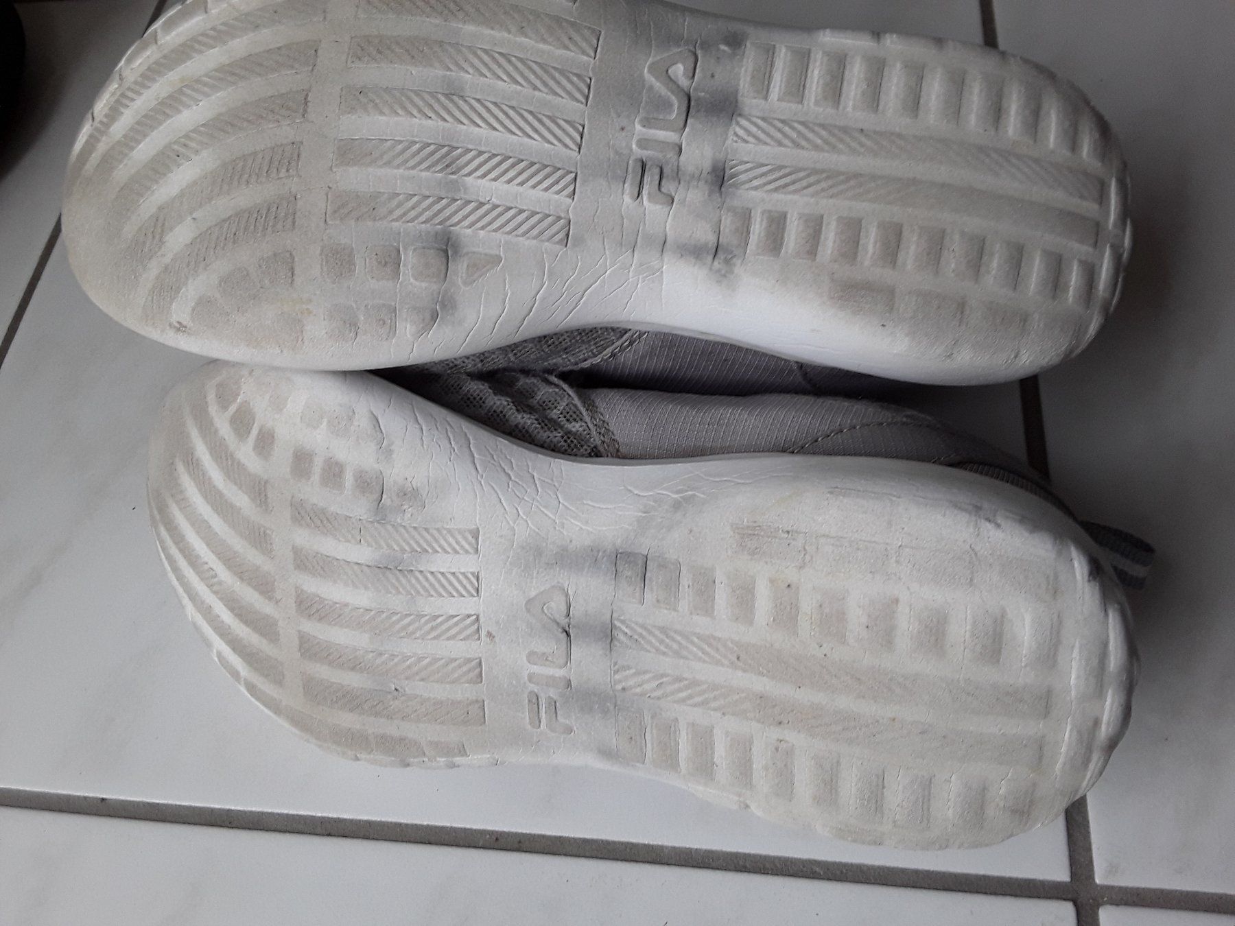 Damenschuhe: Turnschuhe FILA  EU 37 – Gebraucht aus Heimberg von Samprof 3