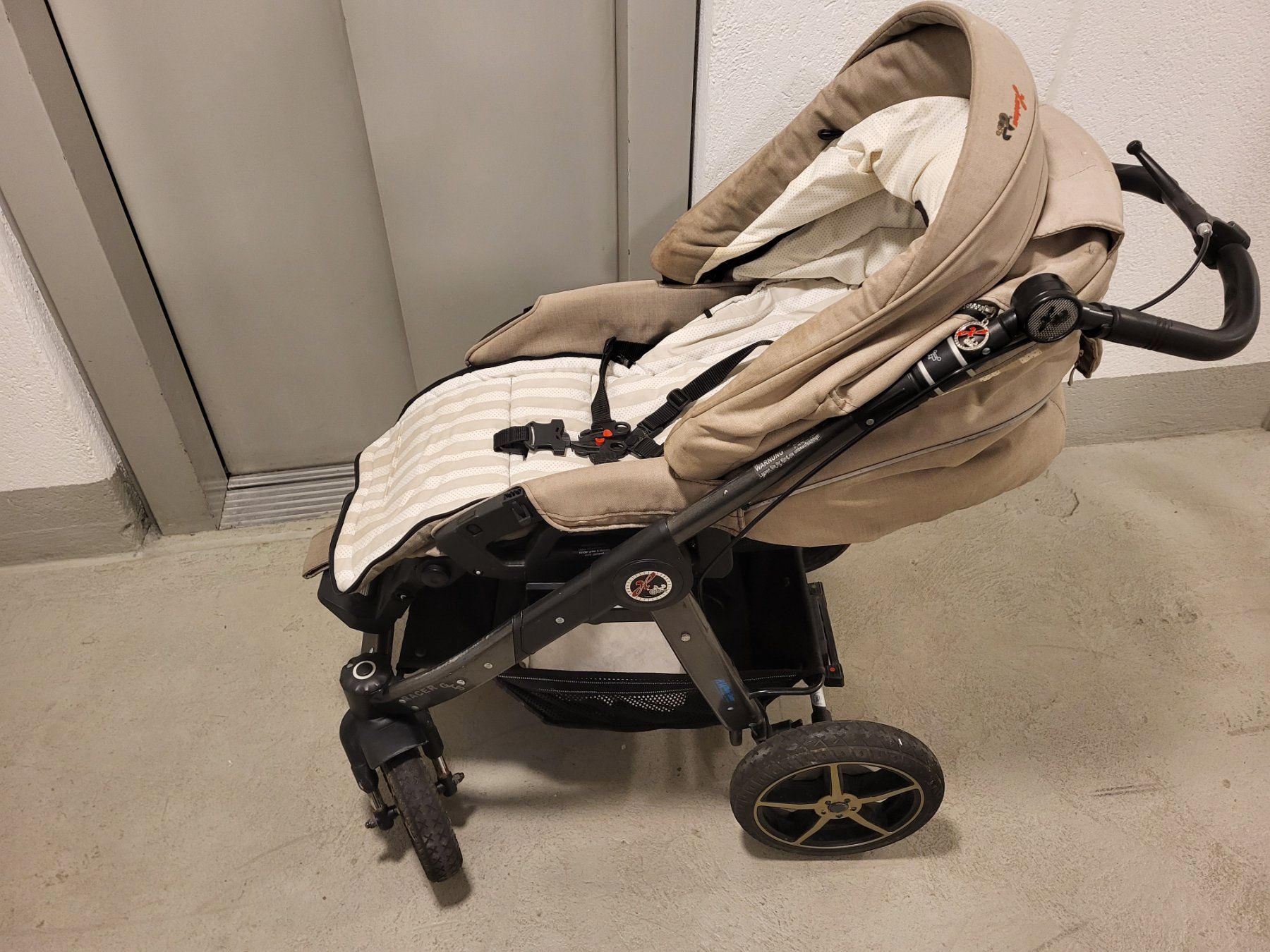 Hartan Carrozzine: Kinderwagen von Säugling bis 4 Jährig – Usato da Ibach venduto da Millar1989