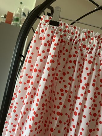Jupe midi plissée à pois blancs et rouges vintage M