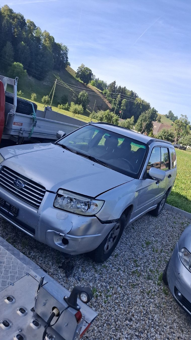 Subaru Autos: Subaru Forester Unfallauto – D'occasion à Willisau par sim_7bks