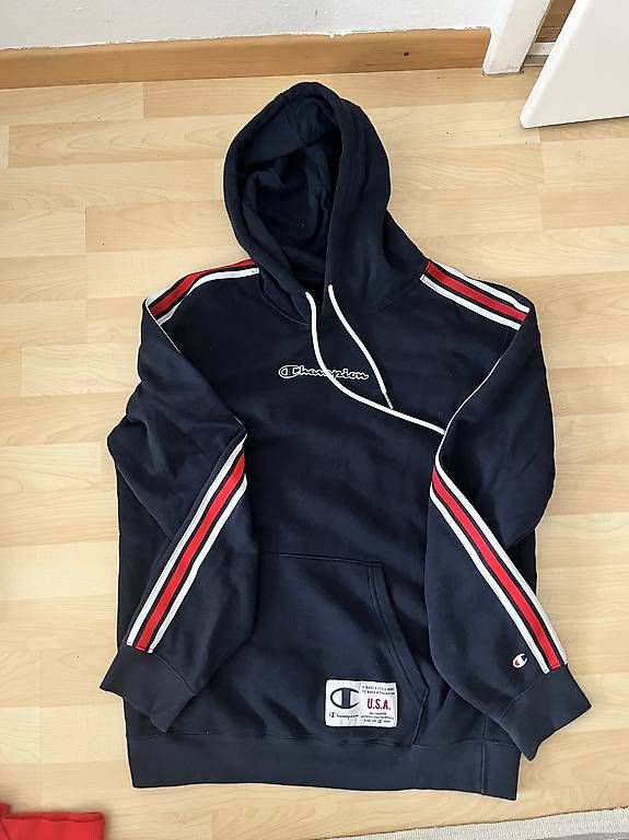 Champion Maglioni & Felpe: Champion Unisex M – Usato da Nussbaumen AG venduto da hvniye