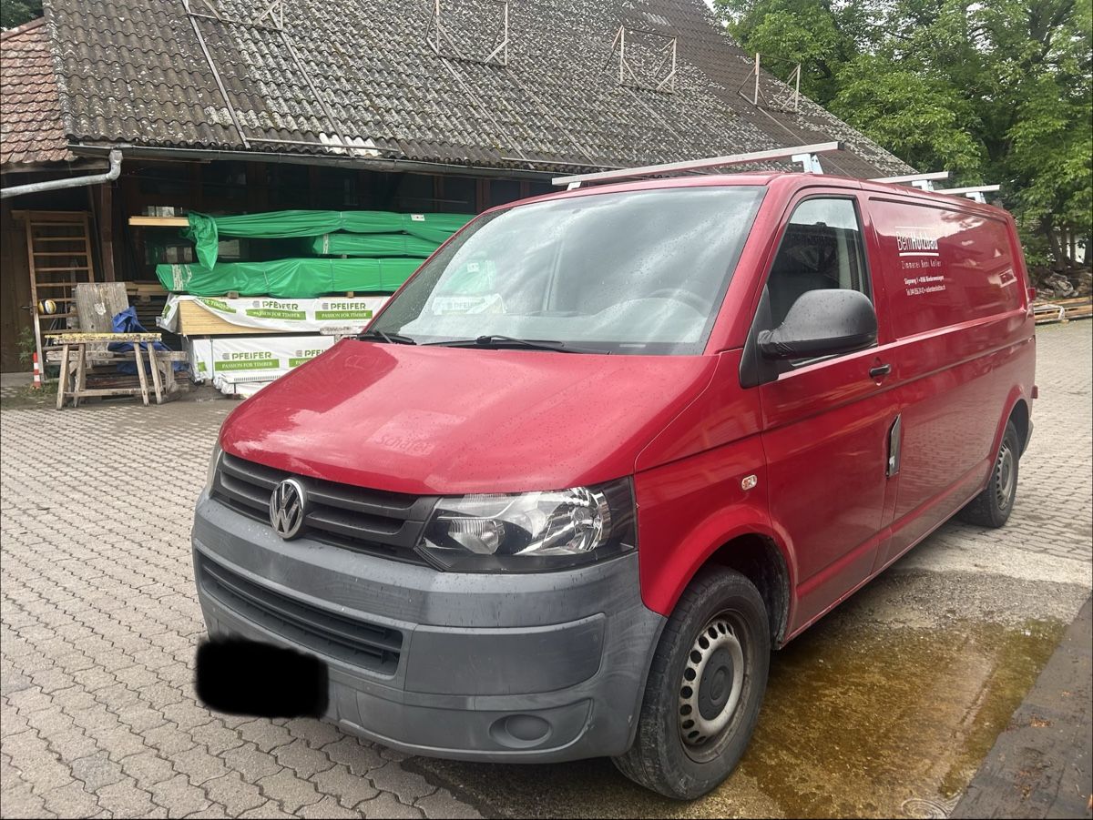 VW Veicoli commerciali: Occasion VW T5 2009 – Usato da Niederweningen venduto da Wehntal 2