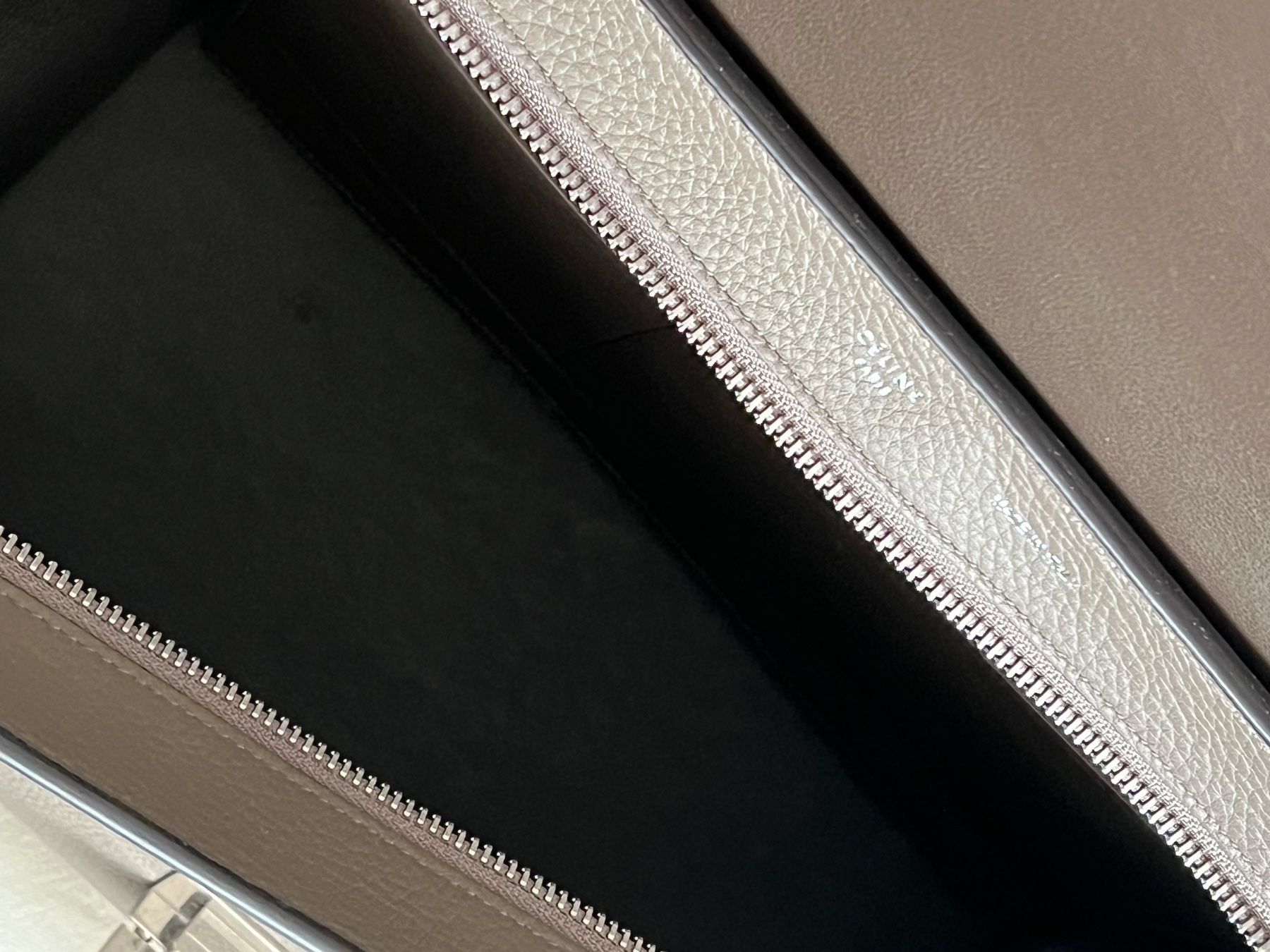 Celine Borse da donna: Sac Céline trapèze (medium) neuf – Nuovo e nell'imballaggio originale da Hauterive NE venduto da mwueth 3