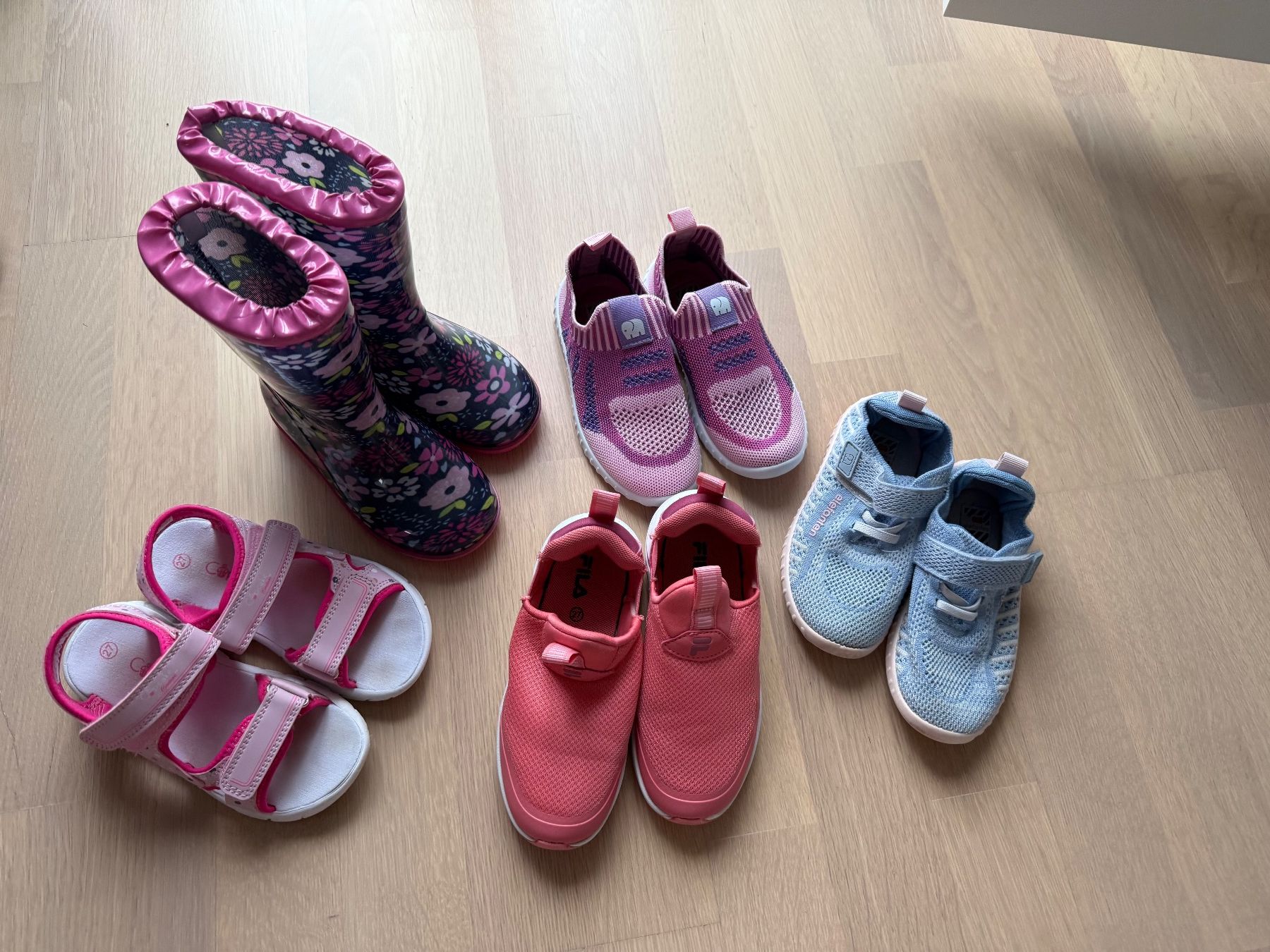 Elefanten Chaussures filles: Schuhpaket Grösse 27 – D'occasion à Bassersdorf par Agipsi