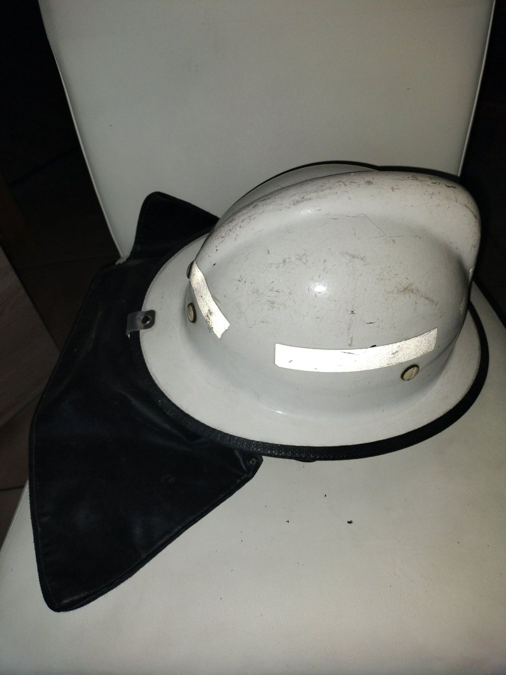 Pompieri: Alter Schweizer Feuerwehr Helm – Usato da Schwanden Sigrisw venduto da len_9yqg 1