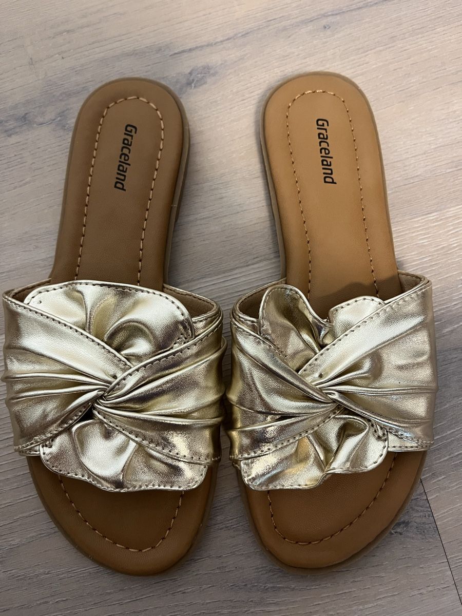 Graceland Damenschuhe: Pantoletten goldig 36 UNGETRAGEN – Neu (gemäss Beschreibung) aus Birrwil von vanyboo 1