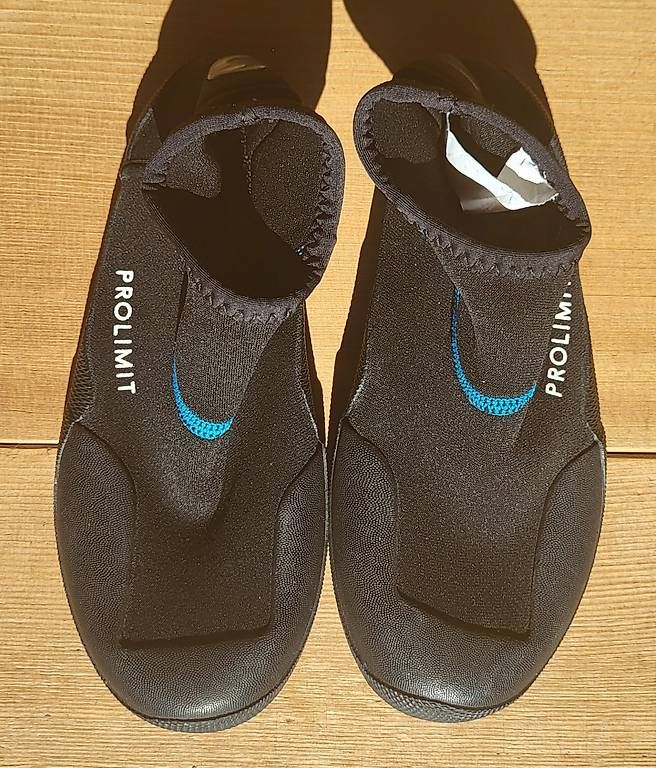 Scarpe per ragazzi: Neoprenschuhe Kinder Grösse 32 – Usato da Ottikon venduto da Garad07