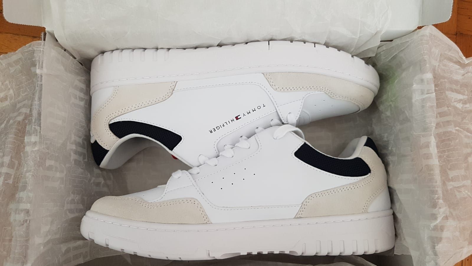 Tommy Hilfiger Scarpe da uomo: Sneaker Tommy Hilfiger,Leder,Gr.41. – Nuovo e nell'imballaggio originale da Zürich venduto da ata_c8nh 2