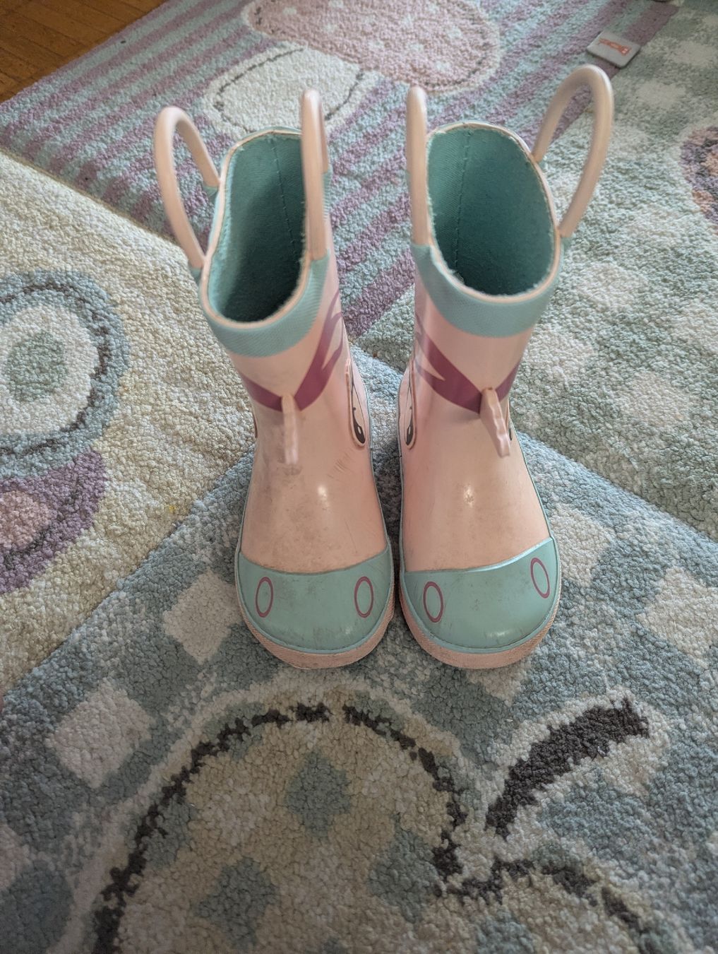 Chaussures garçon: Gummistiefel Einhorn Grösse 22 – D'occasion à Wallisellen par ann_w7zv