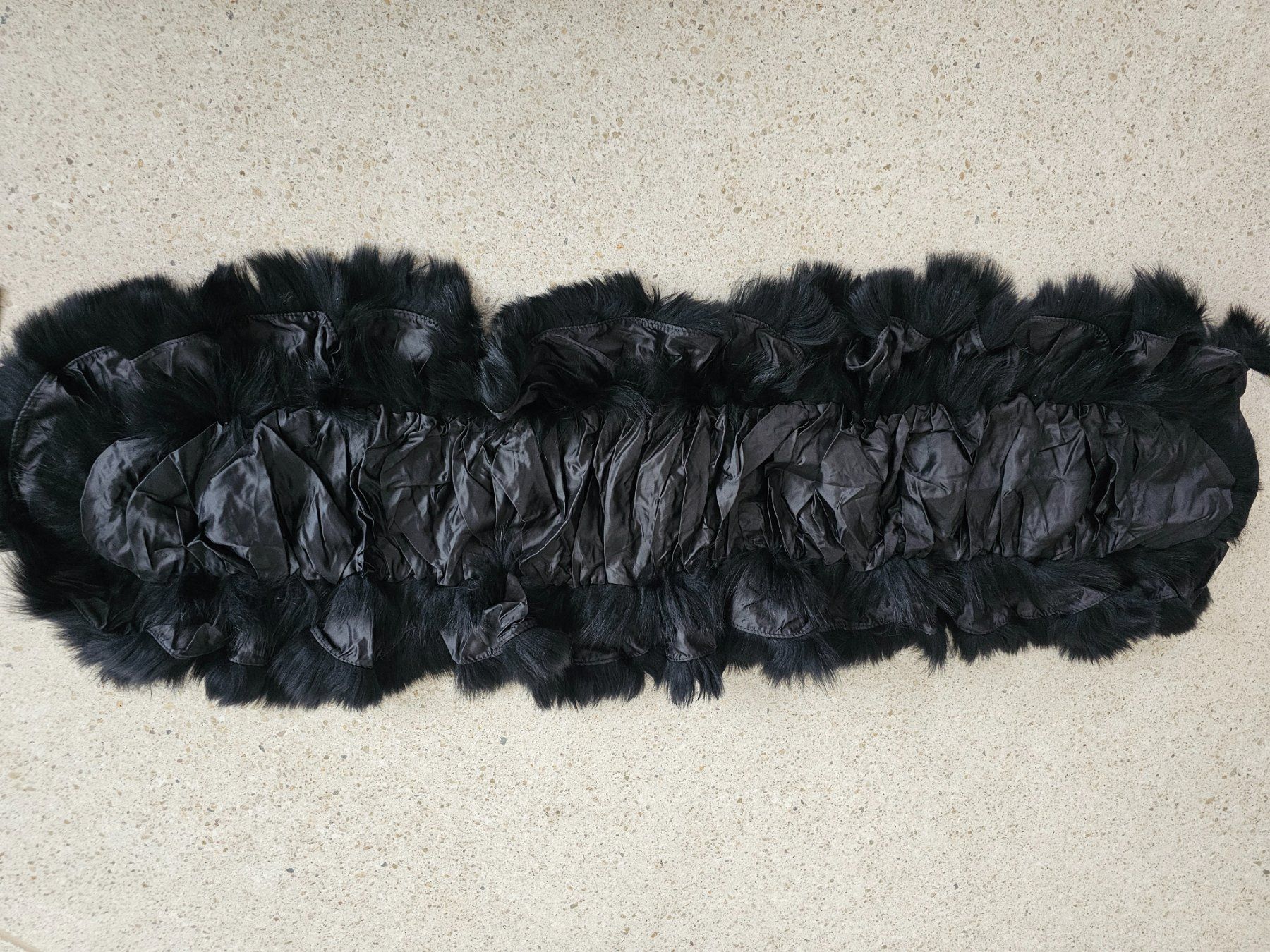 Foulard & Sciarpe: Echarpe en fourrure noire, neuf! – Nuovo (secondo la descrizione) da lausanne venduto da mariamimib