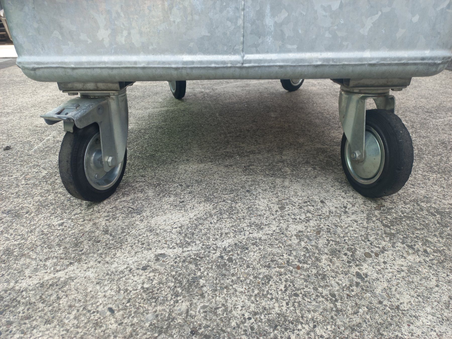 Autres articles bureau & commerces: Abfallcontainer Kehrichtcontainer Müllcontainer Container 1 – D'occasion à DULLIKEN par Lerchclassicdulliken 7