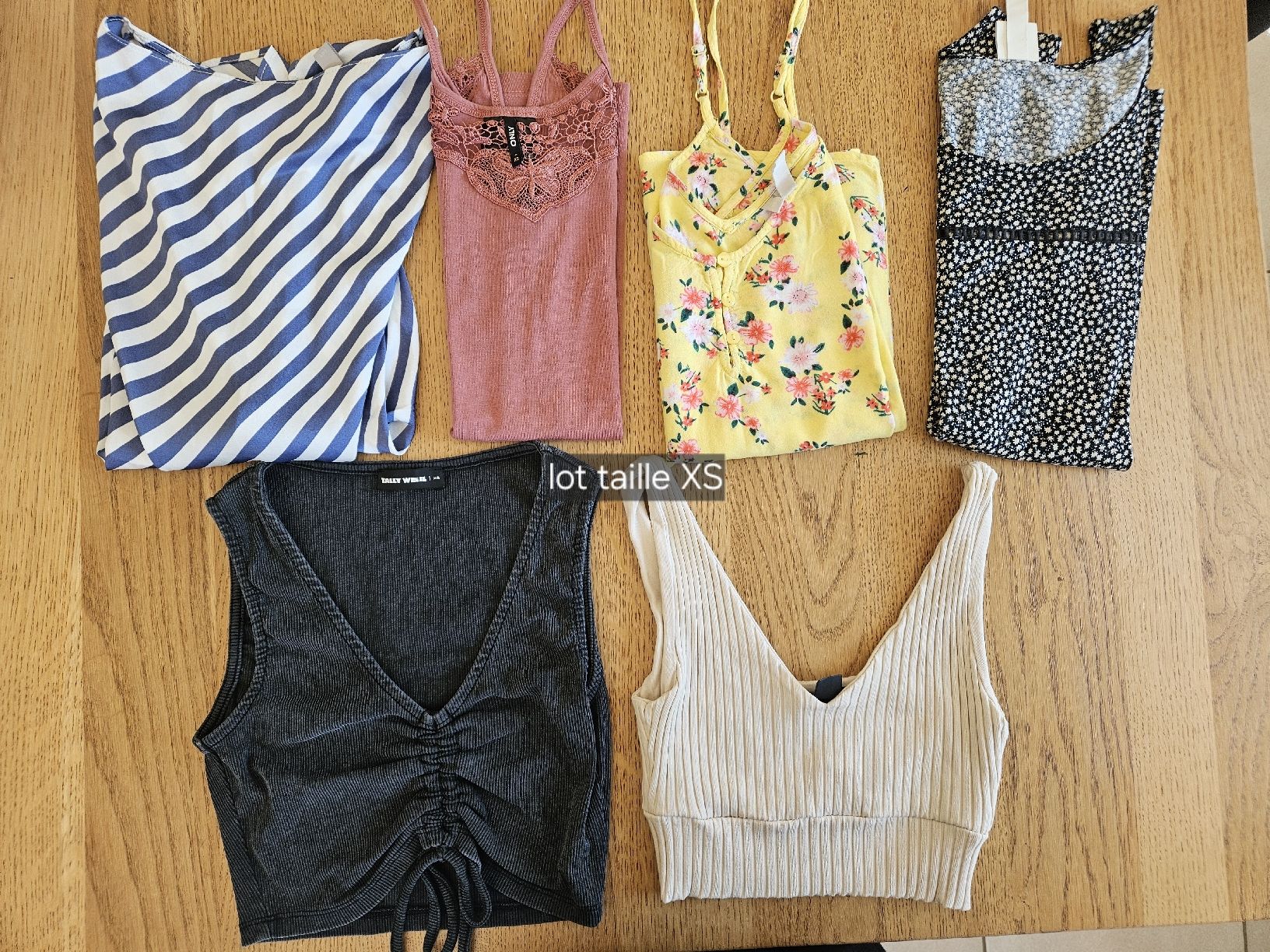 Top: lot taille XS – Usato da Vétroz venduto da sas_yln5