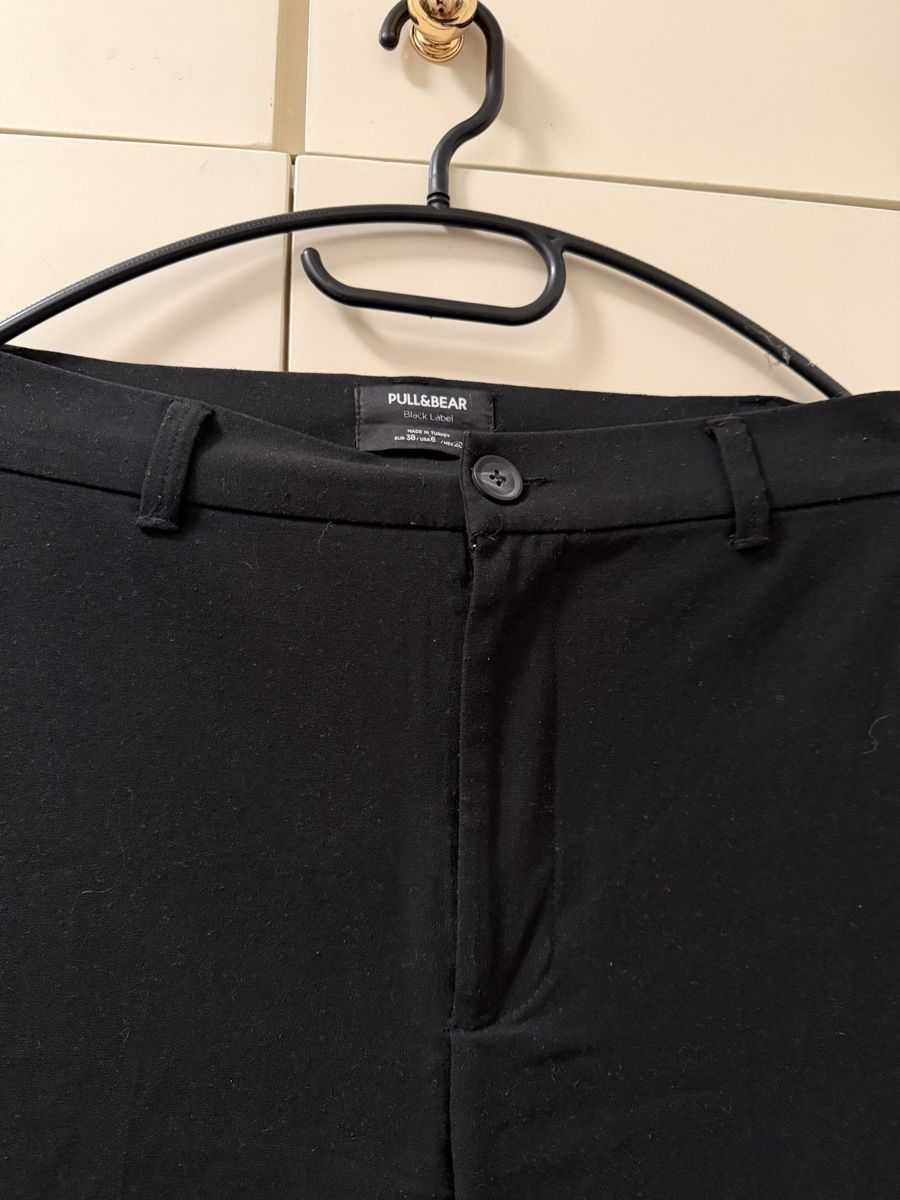 Pull&Bear Pantaloni: Pantalon Pull&Bear noir, taille 38 – Usato da Lausanne venduto da Pascal9999 1