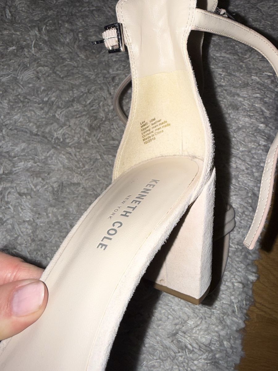 Scarpe da donna: Kenneth Cole Heels Beige – Usato da Luzern venduto da Itsclaire 2