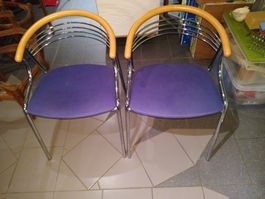 Zwei Stühle Metall Chrom blau Holz Armlehne gebraucht