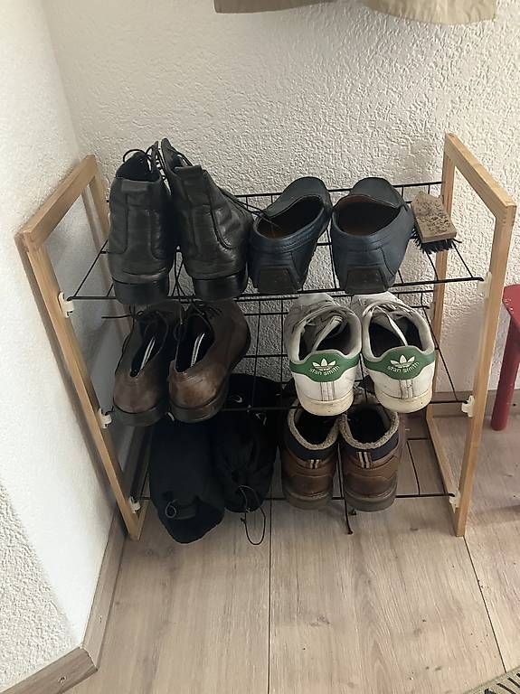 Regale: Étagère à chaussures  – Gebraucht aus Blatten b. Naters von mikael.kerautret
