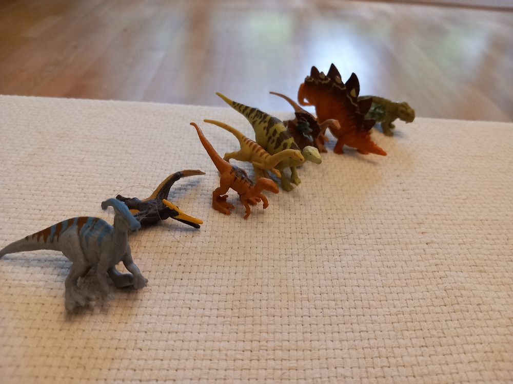 24er Set Mini Dinosaurier Figuren – Bunt, 4-5 Cm, Aus Kunststoff, Für Kinder Ab 3 Jahren
