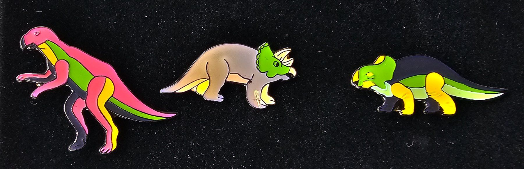 Plaketten & Abzeichen: Dino Anstecknadeln Set 9 Stk. – Gebraucht aus Windisch von Moosarchat 4