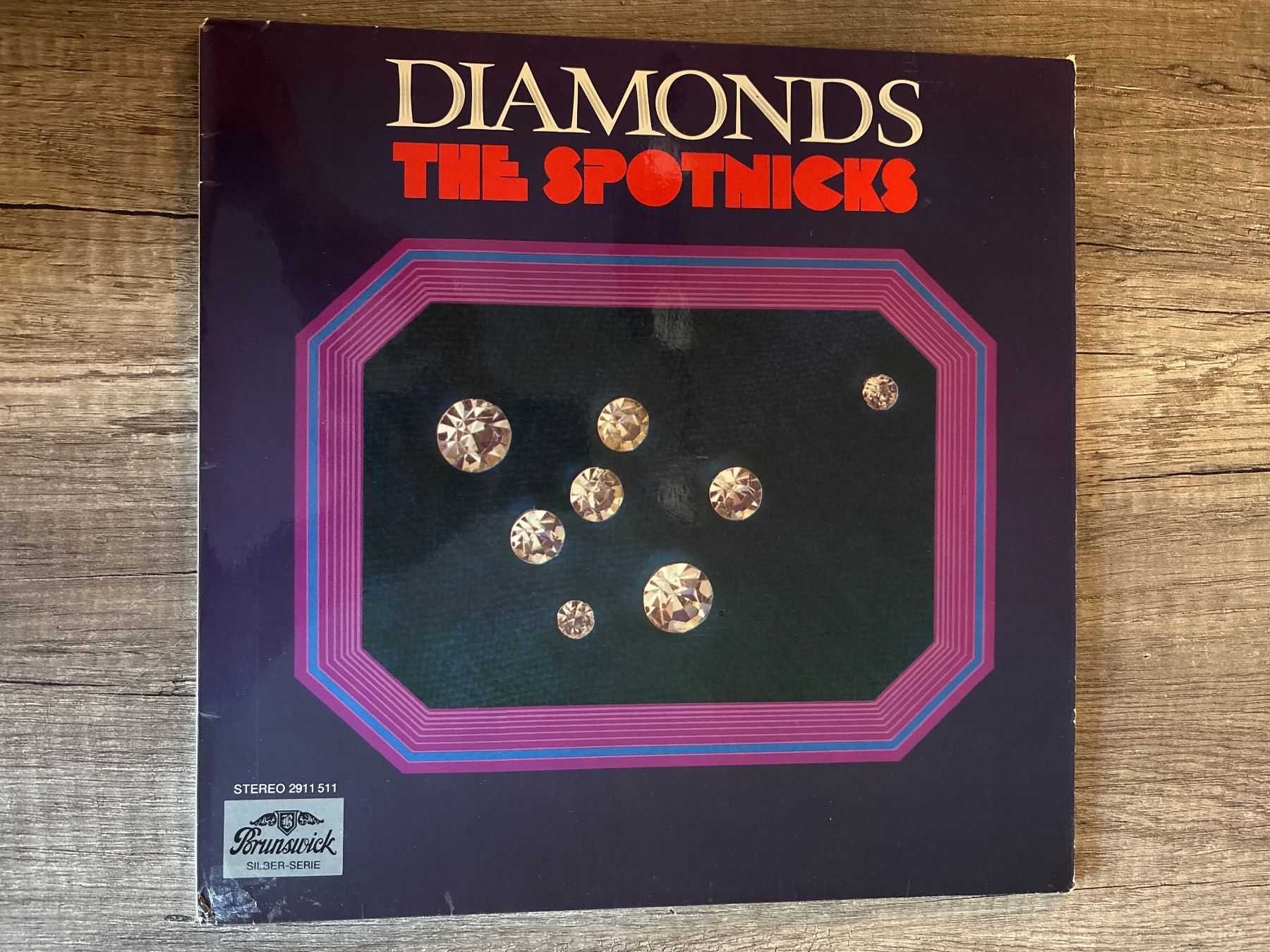 Dischi in vinile: A749 The Spotnicks Diamonds – Usato da Frutigen venduto da Philippe_jsp