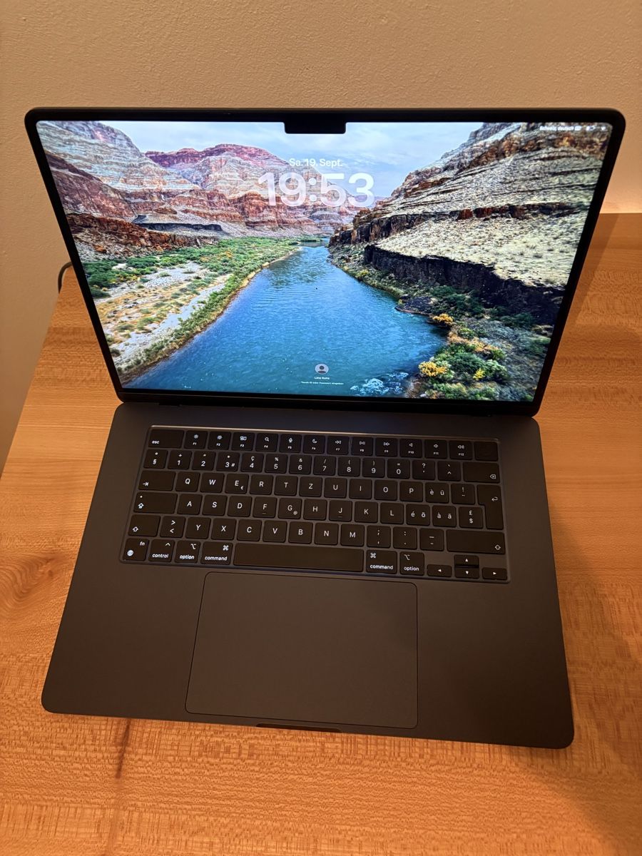 Apple Notebook: Apple MacBook Air 15, M2, 2023 – Nuovo (secondo la descrizione) da Wald ZH venduto da Poschtwage 3