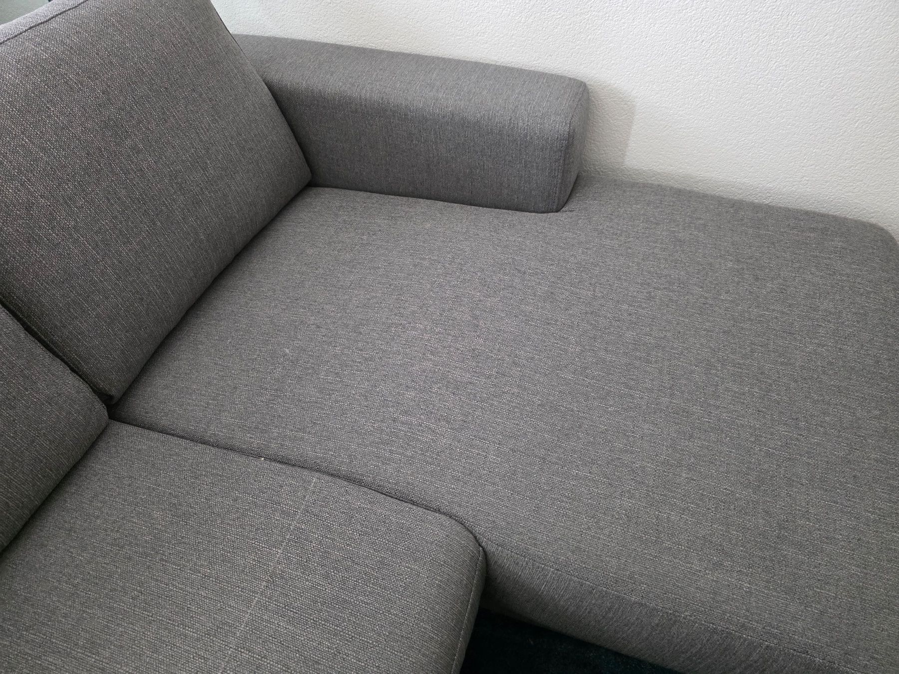 Sofas: Graues Stoff Sofa – D'occasion à Pfeffingen par tobsent 1