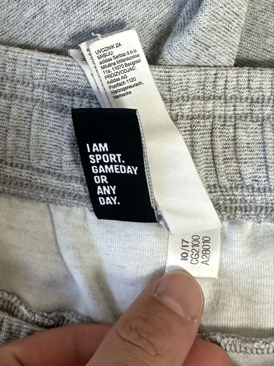 Adidas Pantalons: Adidas Short G M – D'occasion à Maienfeld par tobeyl2020 4