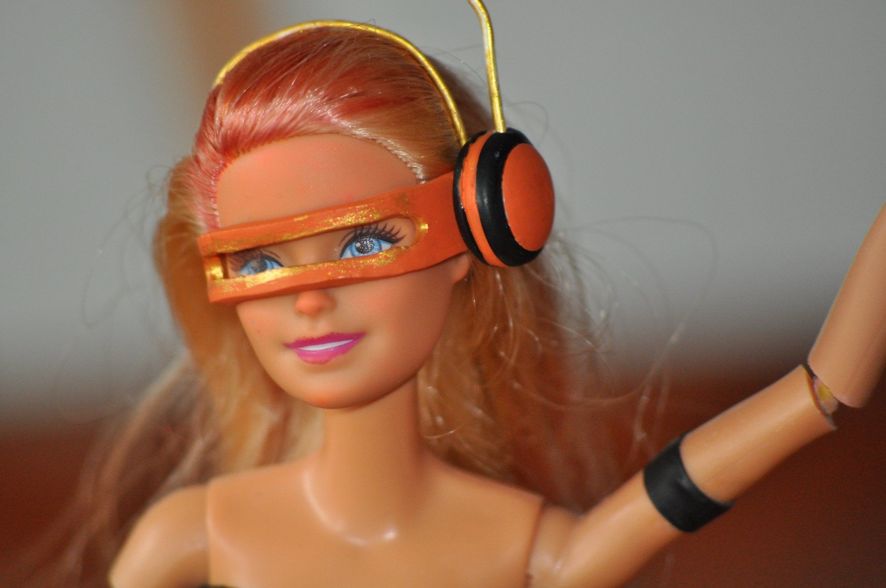 Figuren: Cyberpunk Barbie 12 years+ OOAK with box and stand – Gebraucht aus Onex von johnca 2