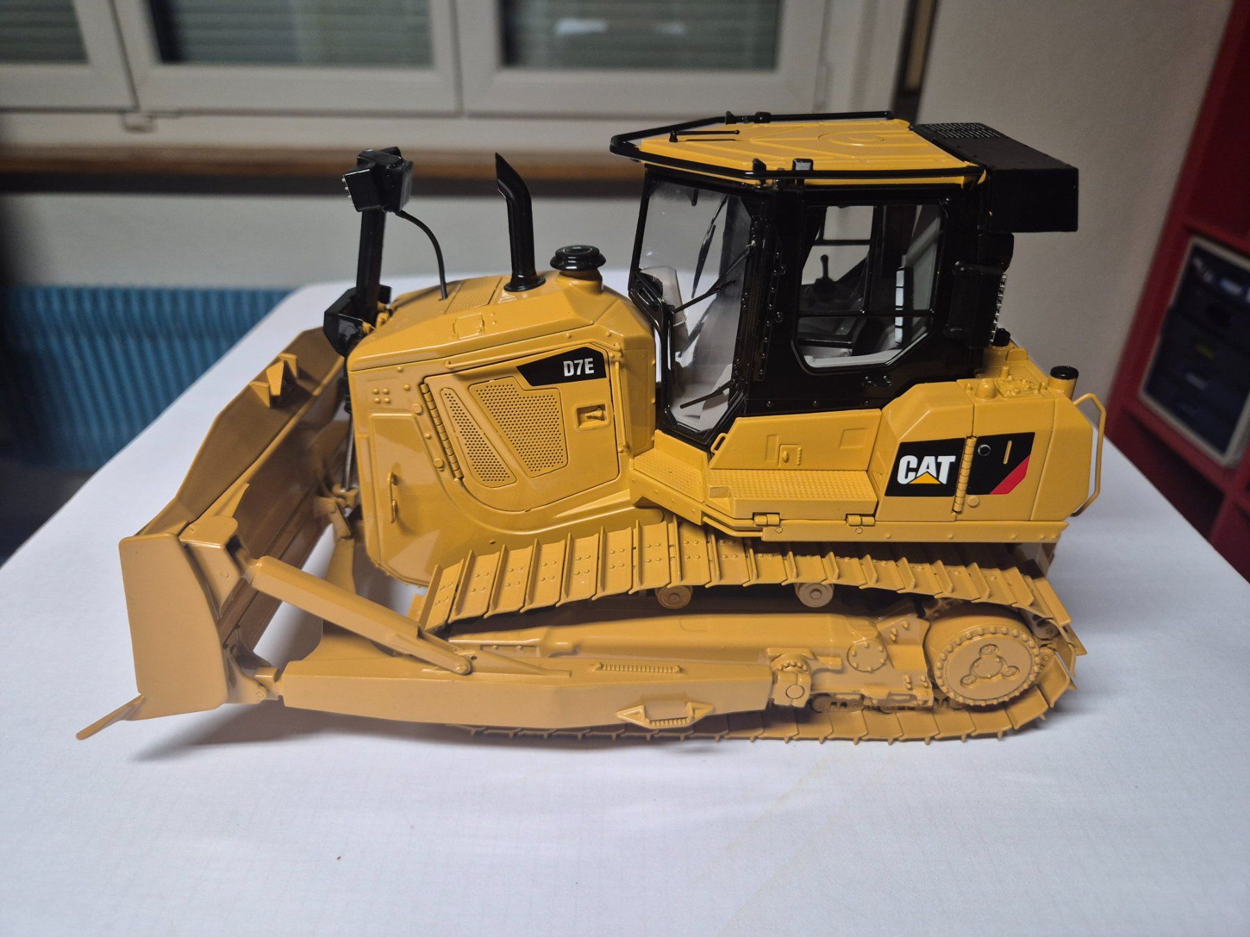 Caterpillar Kit di modellismo & Modellini statici: CATERPILLAR  D7E  1/24 – Usato da Moutier venduto da cat365