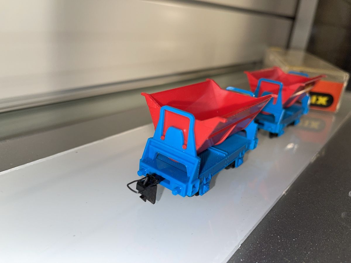 Trix Modelleisenbahnen: TRIX Kipploren-Wagen Güterwagen Total 2 stk. – Neu (gemäss Beschreibung) aus Siebnen von speedy63 1