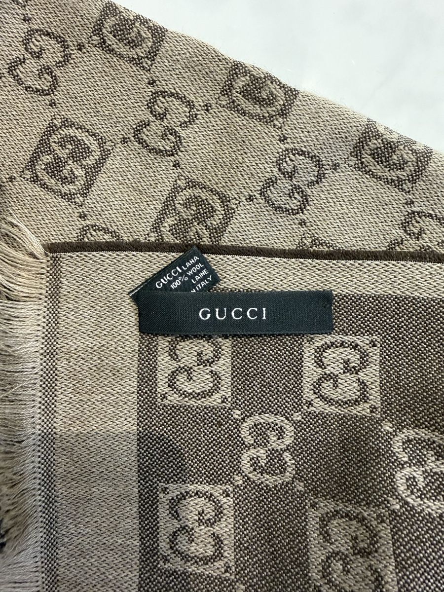 Gucci Foulards, Tücher & Schals: Original Gucci Schal – Neu (gemäss Beschreibung) aus Eschenbach LU von SavaP. 2