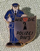 O440 - Pin Wir Lieben die Basler Polizei Pin's Nr. 154/250