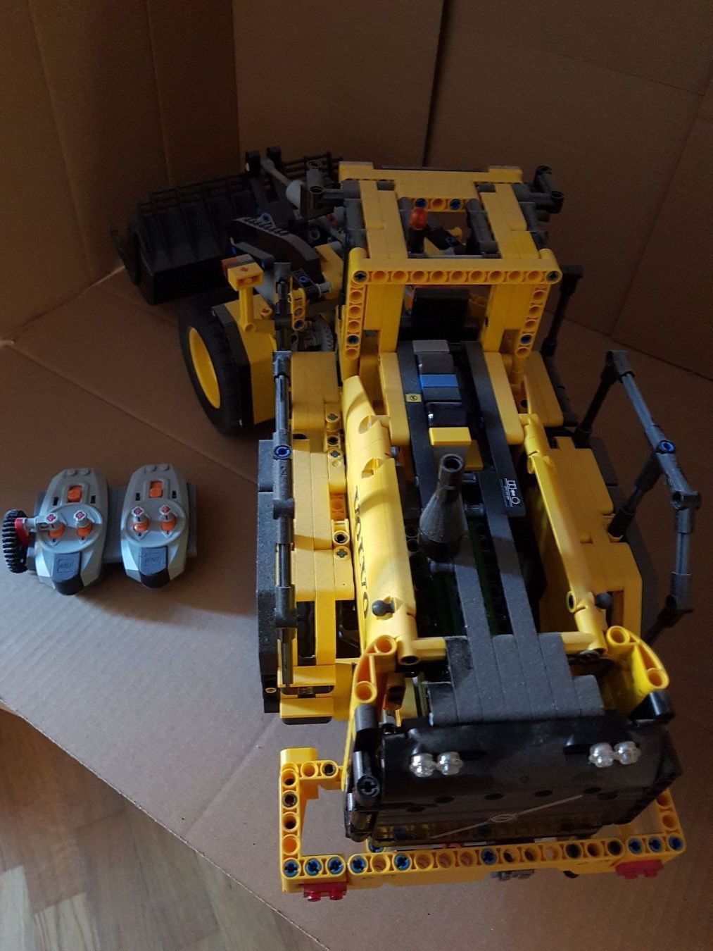 Lego Baukästen: LEGO Technic Volvo LF350F Radlader – Gebraucht aus Sirnach von Schte001 2