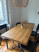 Schöner Bistro Tisch, Massivholz