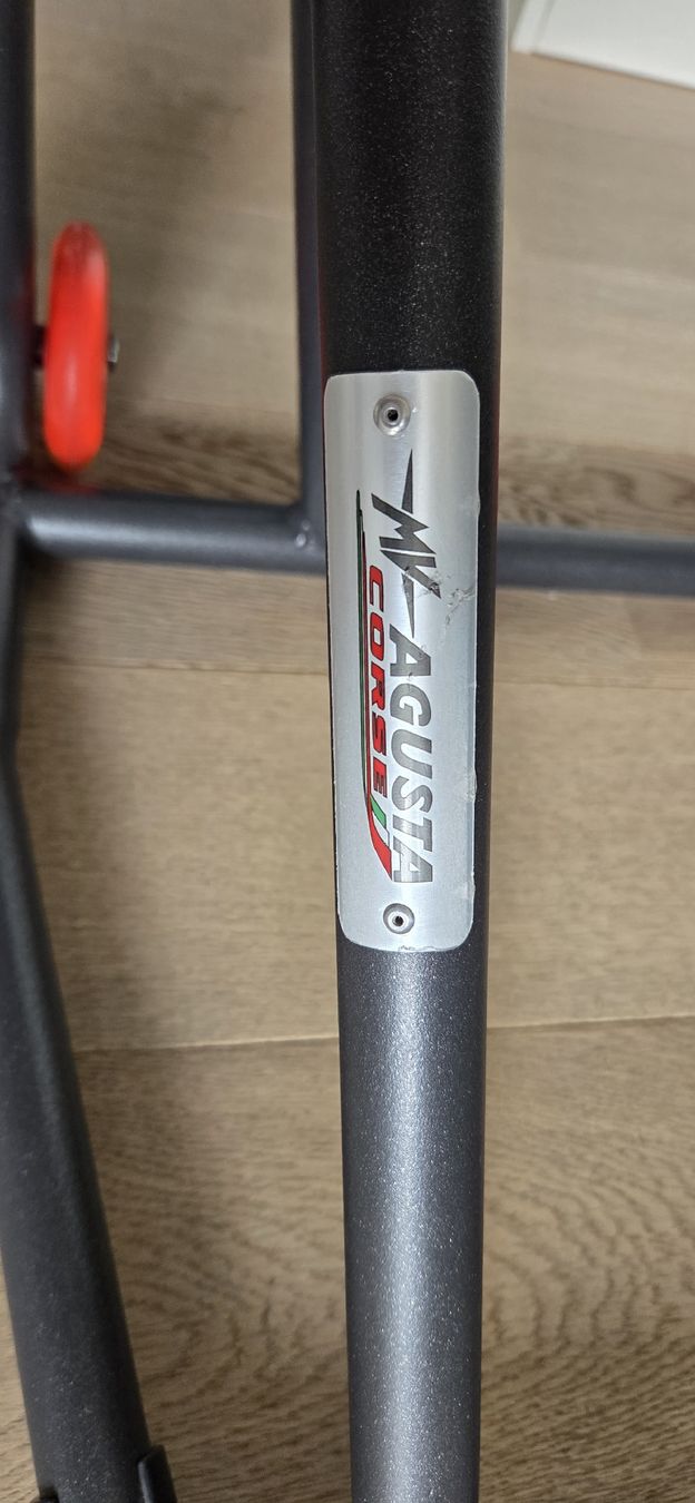 MV Agusta Autres accessoires p. véhicule: Béquille arrière MV Agusta – Neuf (Voir description) à Cernier / par car_5rm5 2