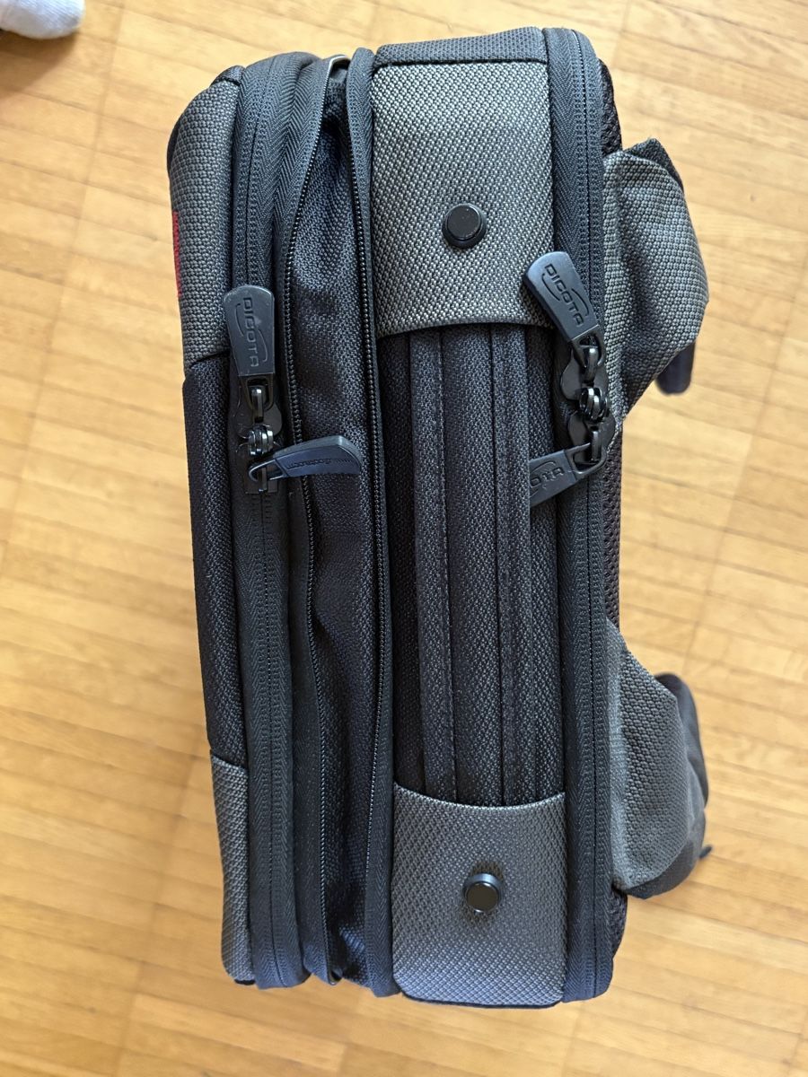 Zaini: Dicota Laptop Rucksack  – Usato da Eschenbach LU venduto da omi_8bhh 1