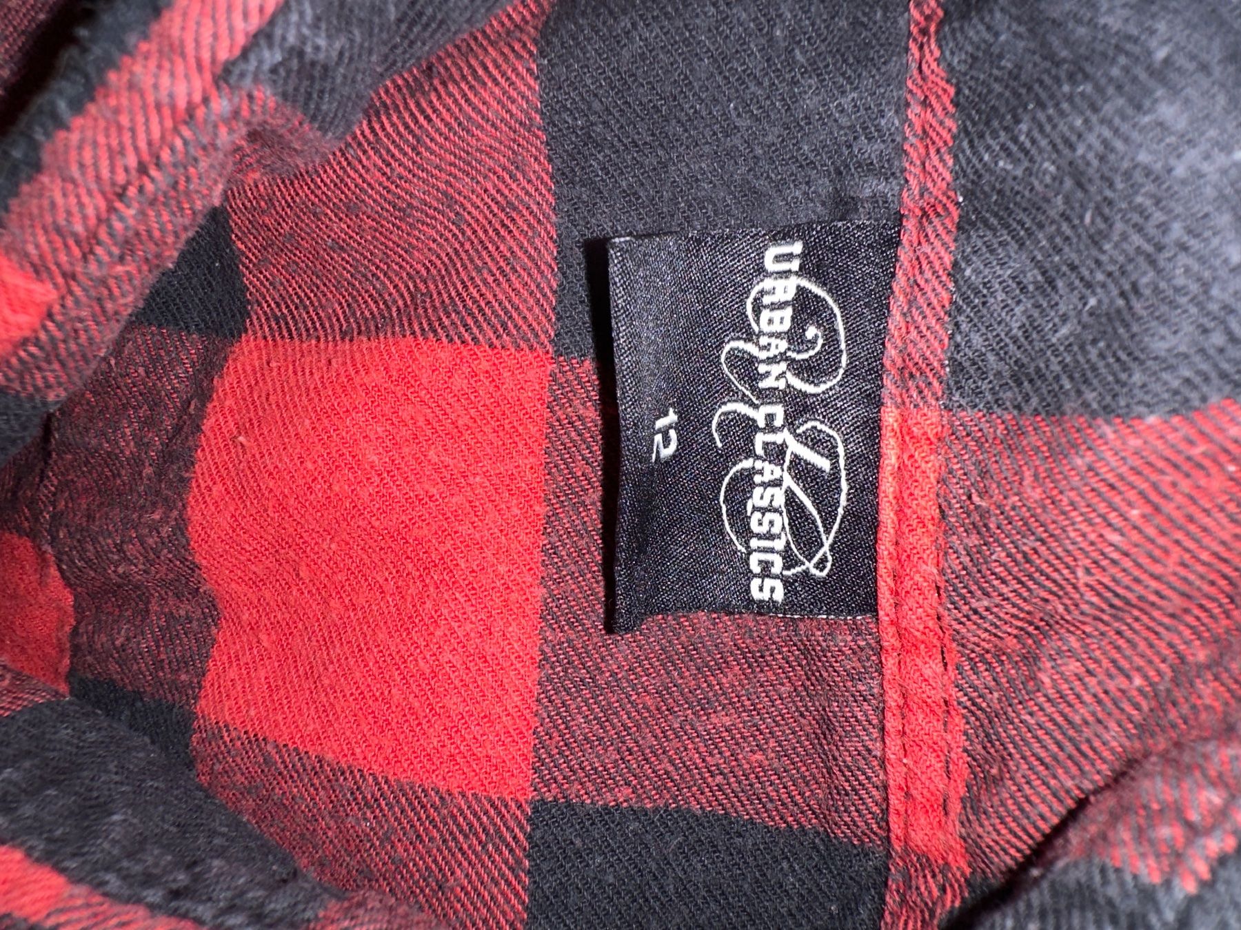 Chemisiers: Karohemd rot/schwarz Grösse 12 – D'occasion à Gersau par Second-Hand-Shop 2