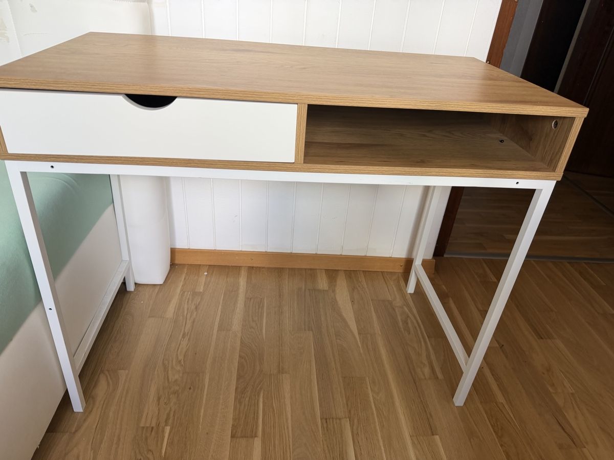 Schreibtische: Bureaux – Neu (gemäss Beschreibung) aus Granges-Marnand von baj_89l9