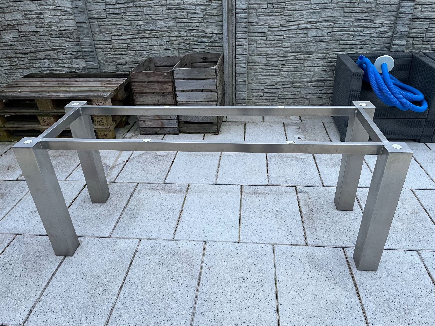 Tische: Edelstahl Gartentisch-Gestell, robust & modern! – Gebraucht aus Leuzigen von Baspi0