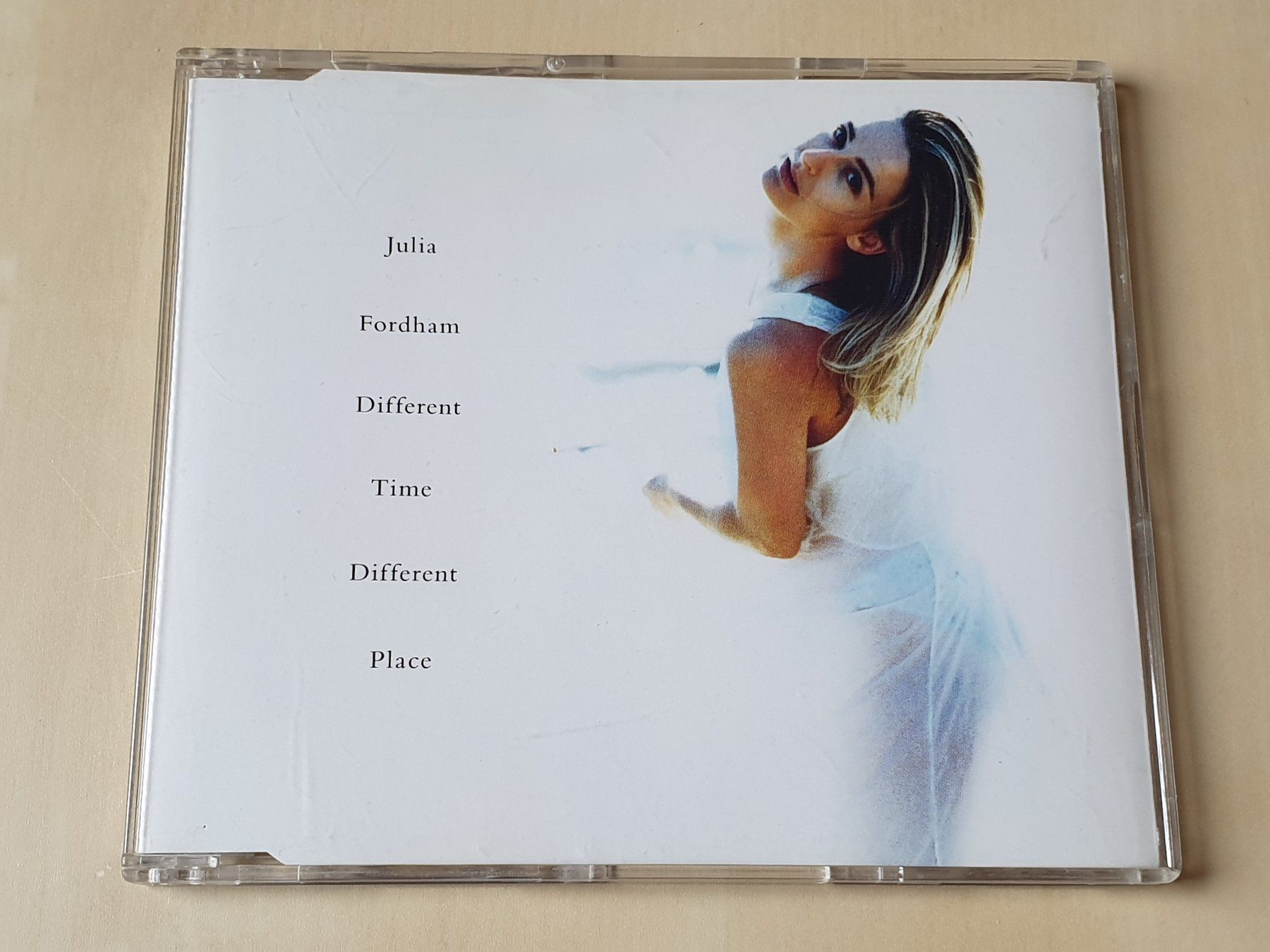 CDs: Julia Fordham different Time different Place – Gebraucht aus Stansstad von collectorsshop