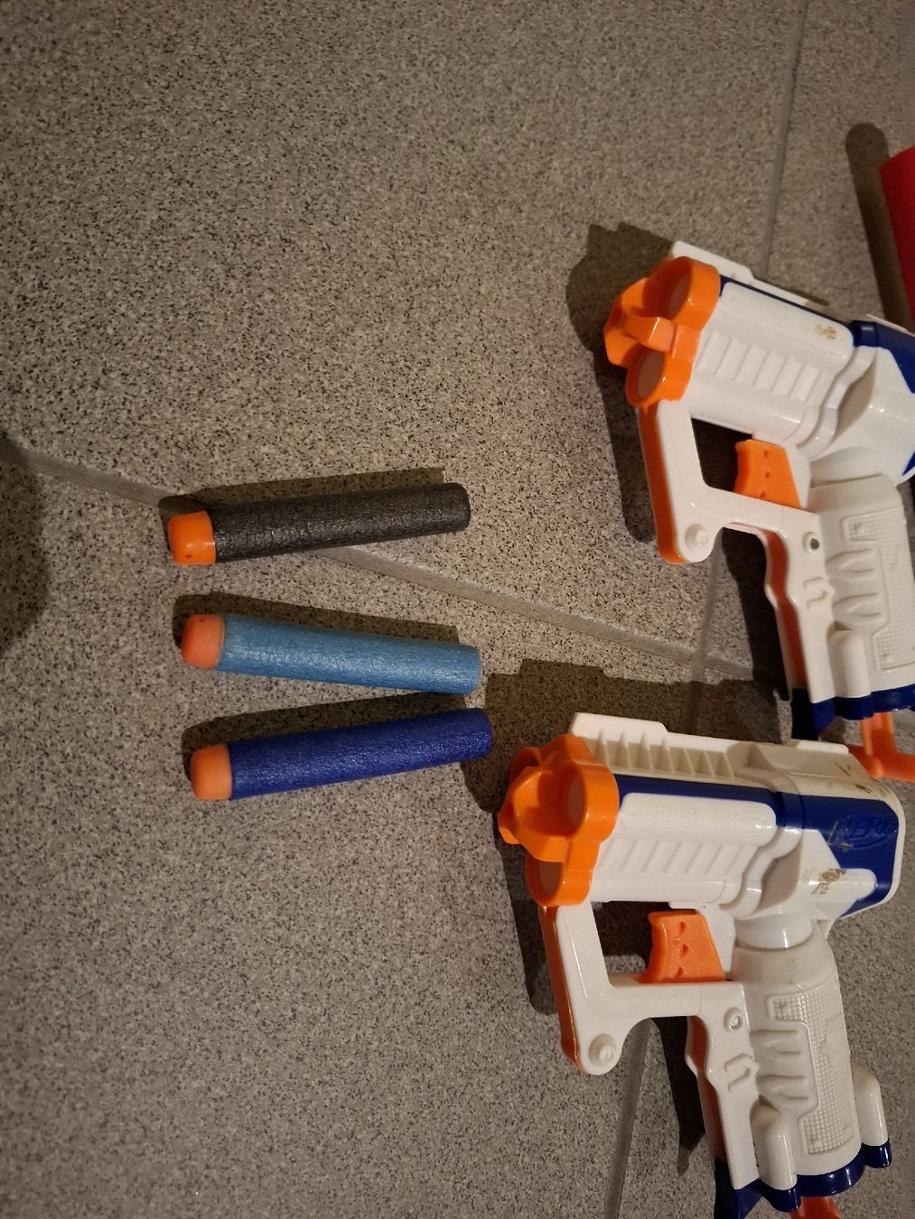 Nerf Giocattoli: Nerf Guns & Star Wars Laserschwert Set – Usato da Oftringen venduto da januarloch 4
