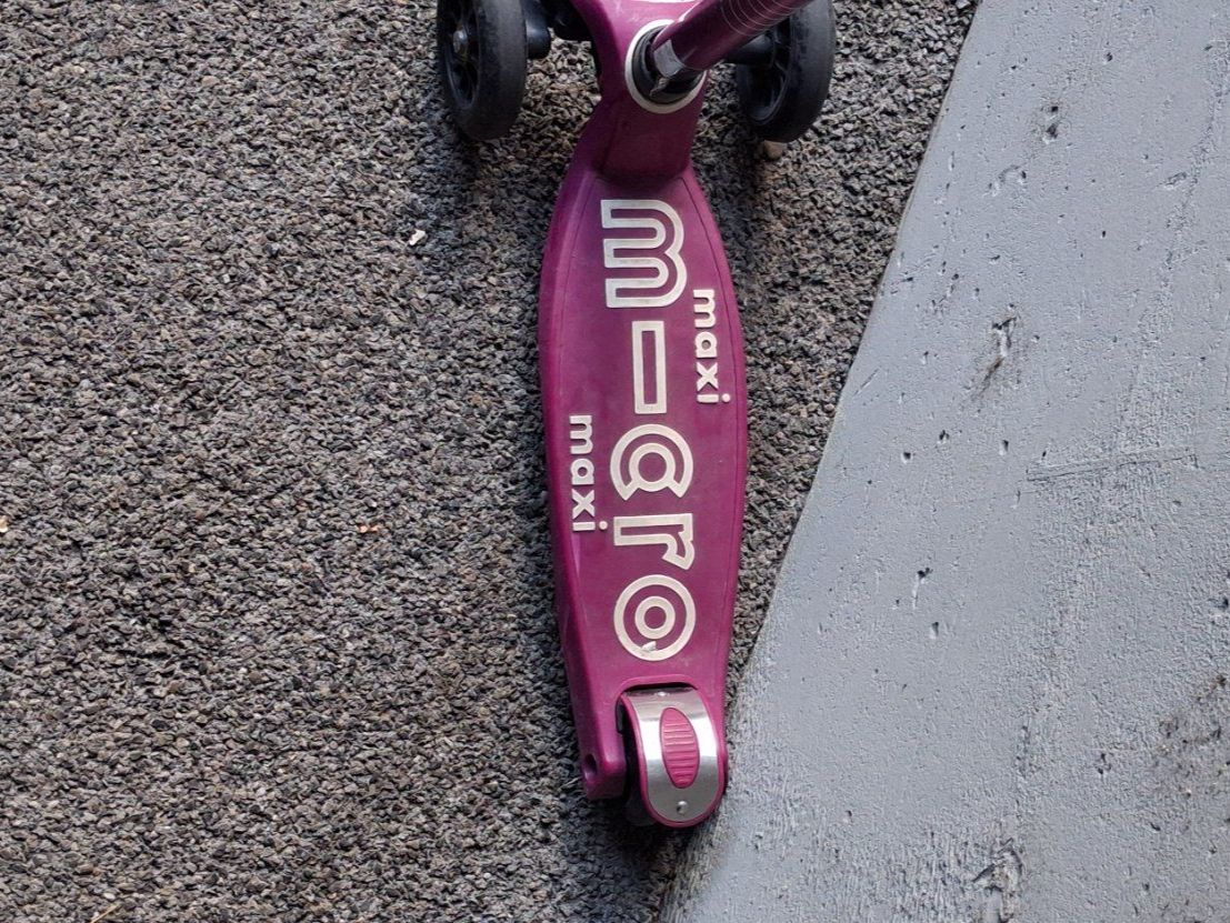 Micro Véhicules pour enfants: Micro Maxi scooter/trotti lila – D'occasion à Bern par KavIndustries 2