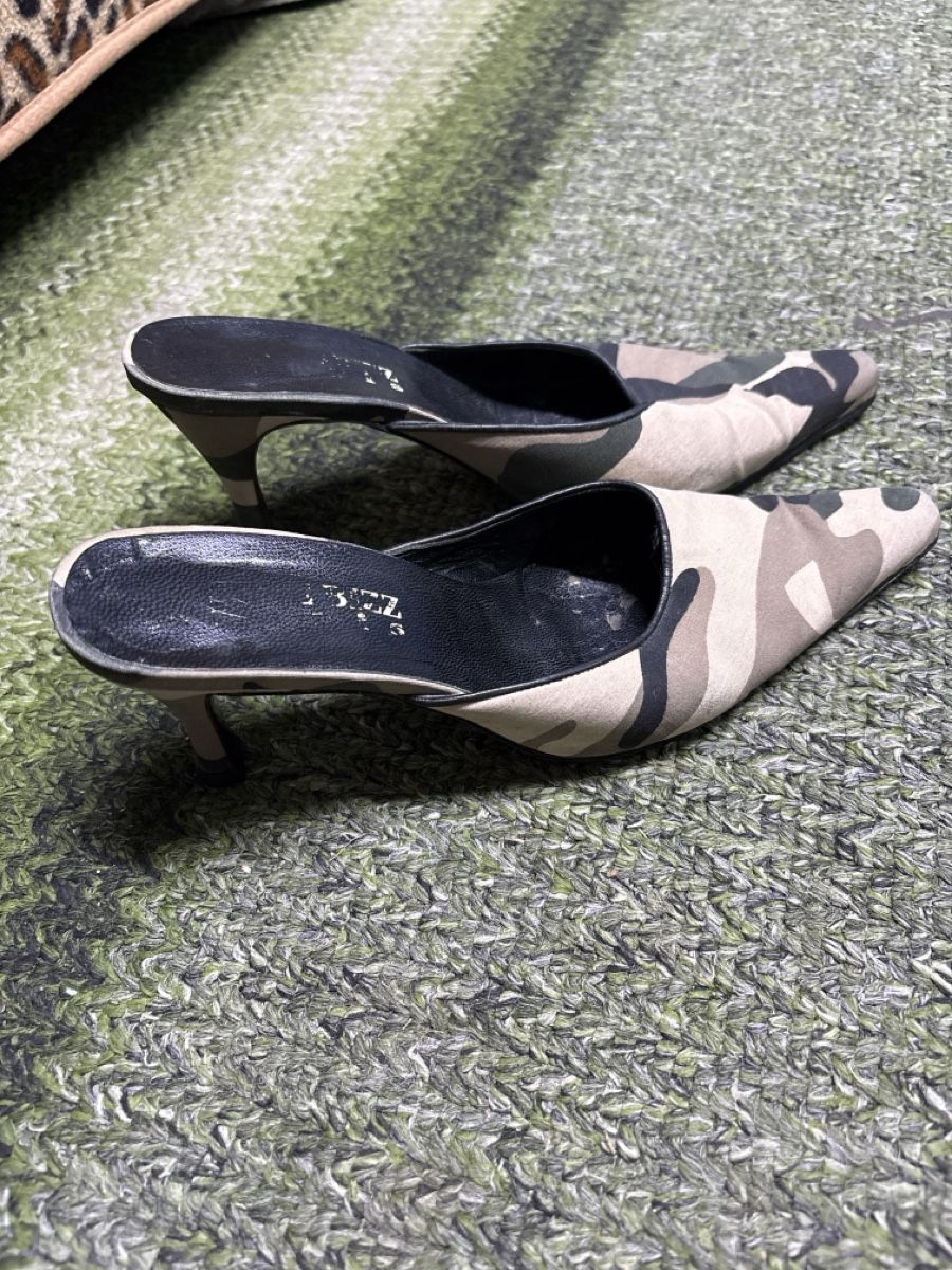 Scarpe da donna: Shoe BIZZ Mules Y2K military – Usato da Bern venduto da LoveVintageY2K 1